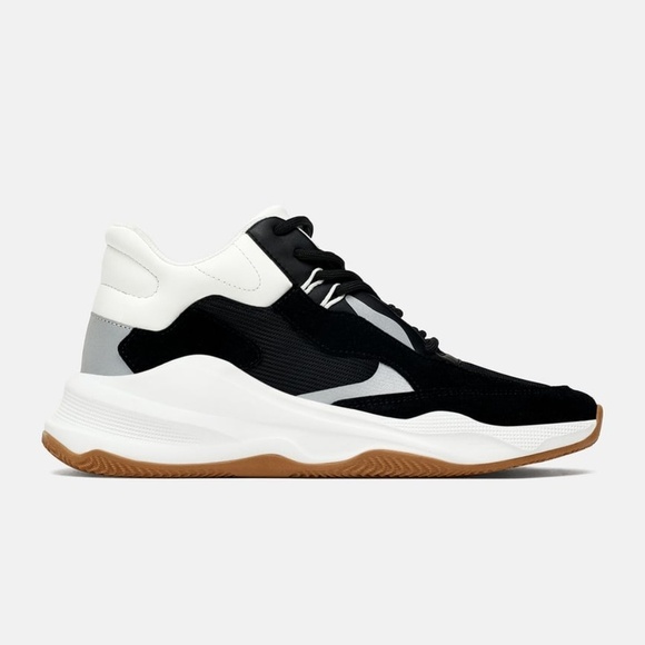 BASKETBALL HIGH-TOPS - Picture 1 of 7